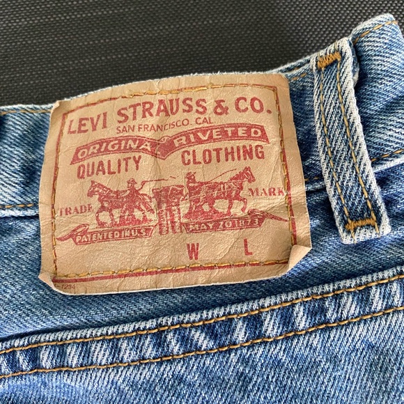 Men’s Levi Jeans - Picture 7 of 10